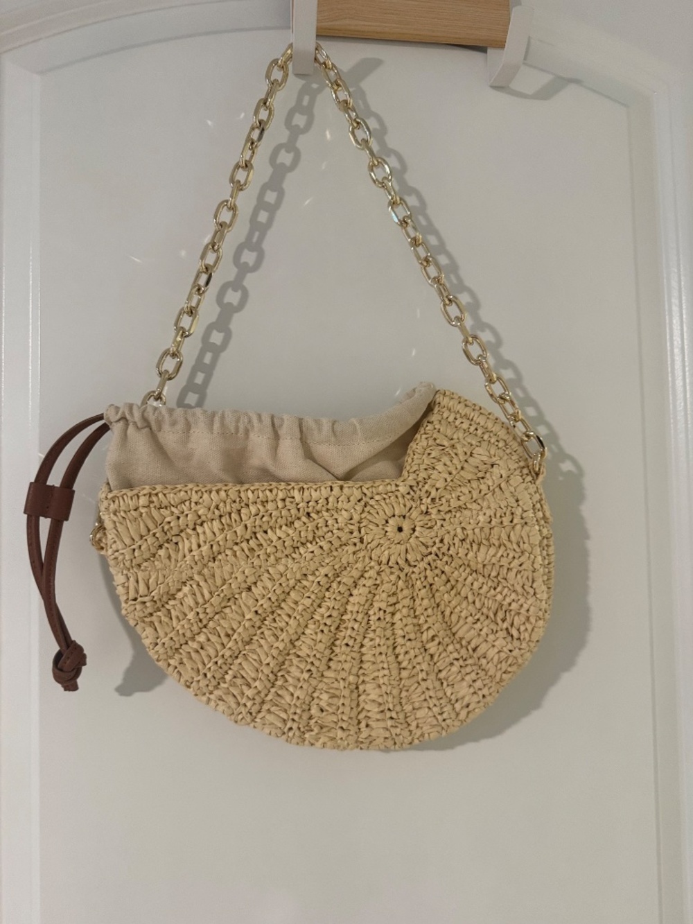 Raffia Crochet Conch Shell Bag - Picture 3 of 7
